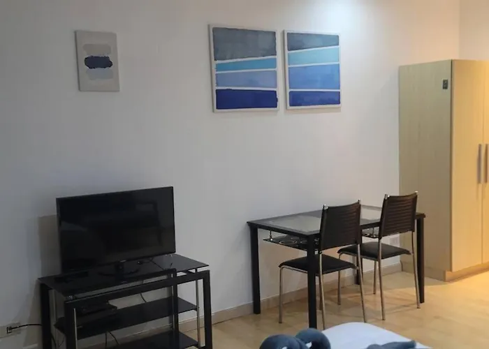 Gramercy / 55th F / Amazing View / Wi-fi / Peaceful Apartment Manila